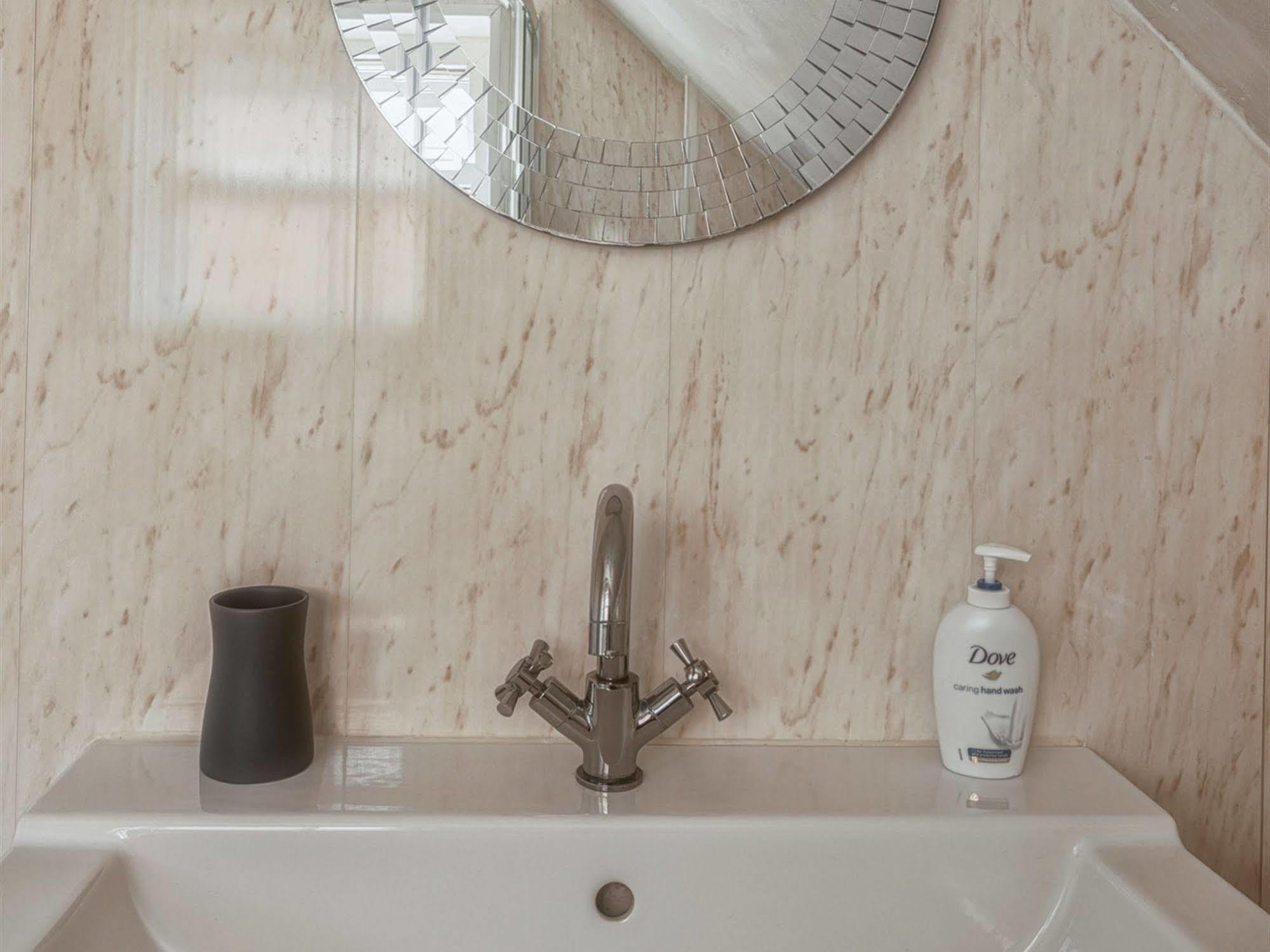 Austin Guest House Warwick  Bagian luar foto